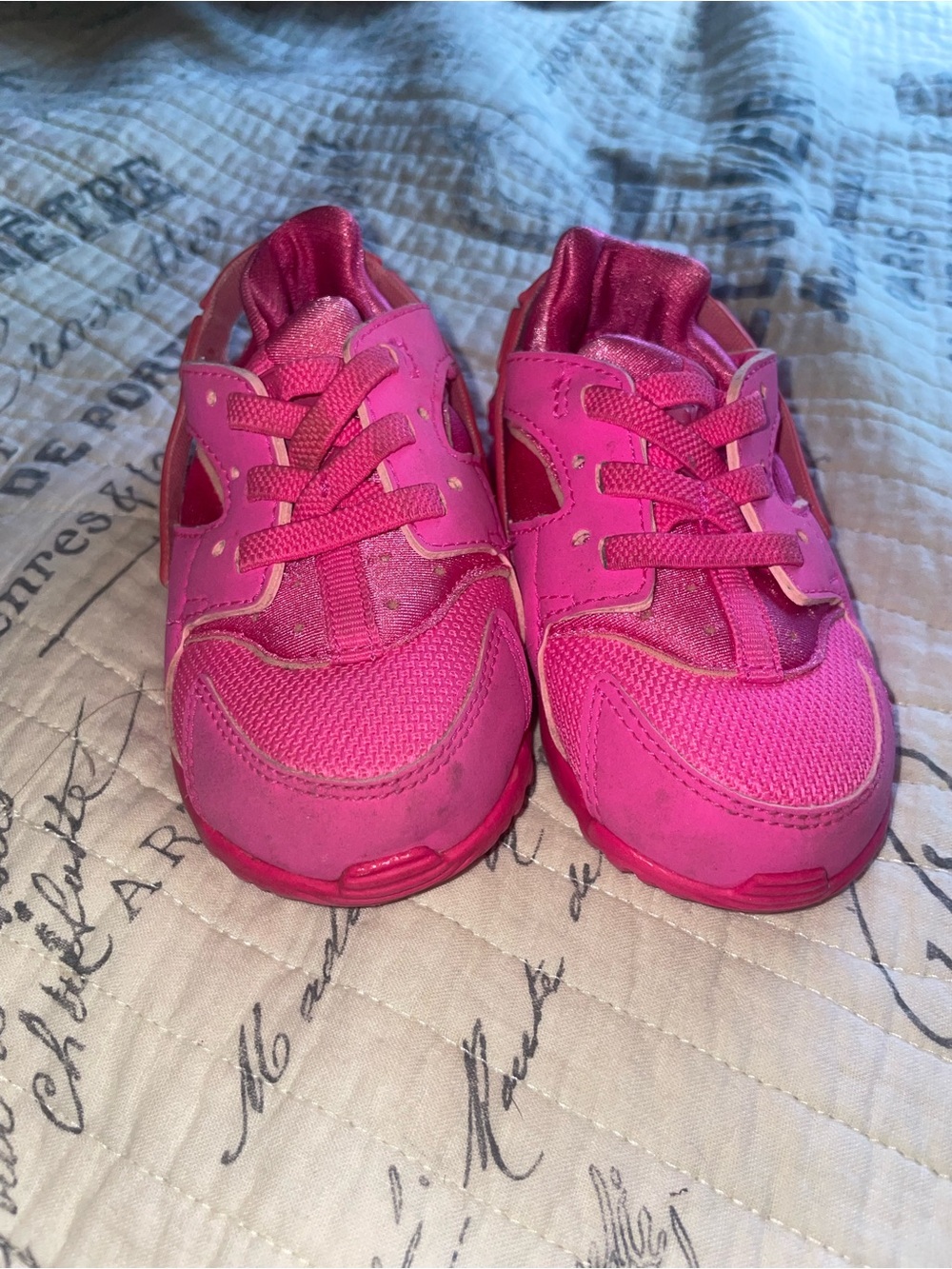 Kids Pink Nike huaraches